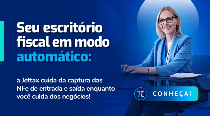 Mulher de cabelos castanhos com óculos sorrindo sentada em frente a um texto sobre automação do escritório fiscal.